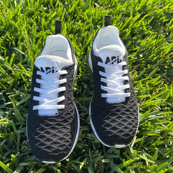 APL🔴TechLoom Phantom black/white women’s Athletic Running shoes 5 - Picture 10 of 15